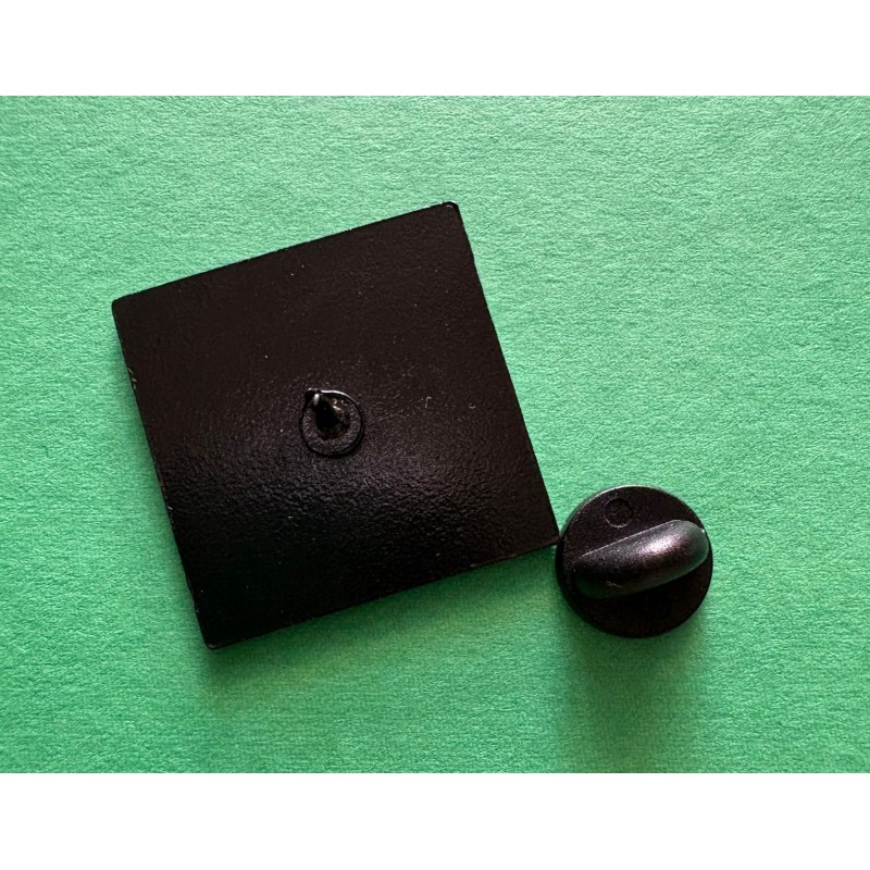 Pin's EWARE
