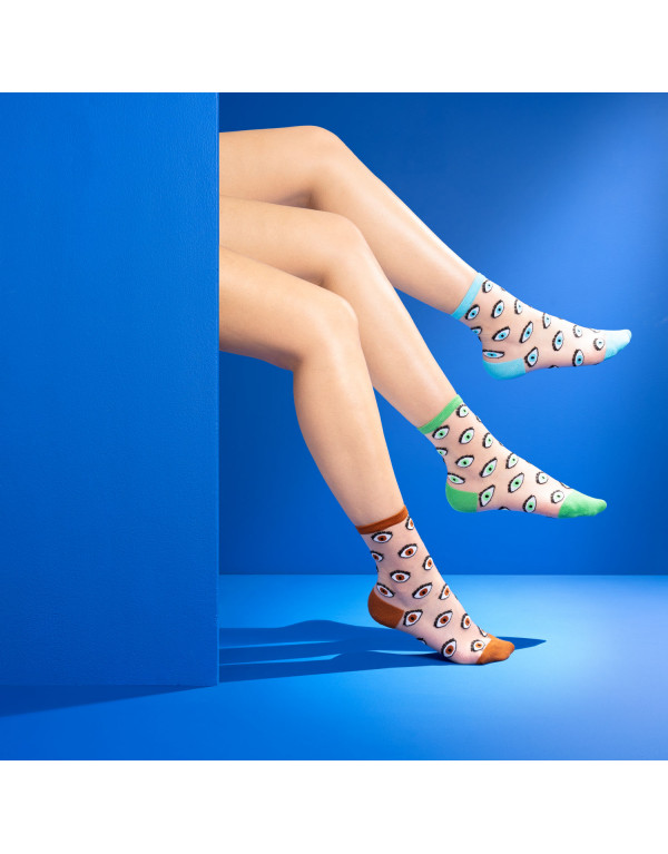 Chaussettes transparentes...